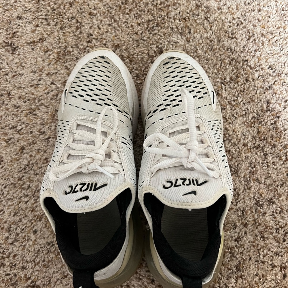White Nike Air Max 270